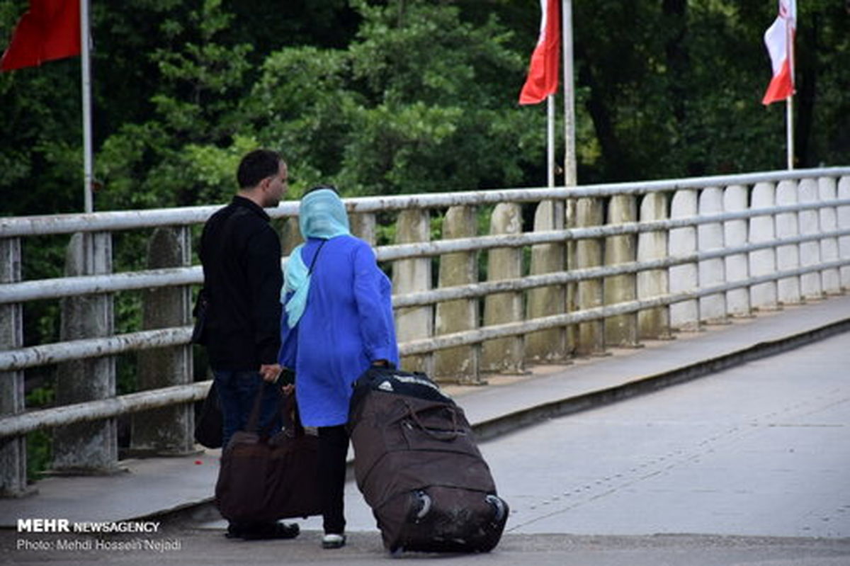 تصاویر: اشتیاق اتباع آذری برای خرید کالاهای ایرانی