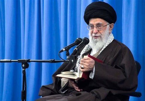 تصویری خاص و دیده نشده از رهبر انقلاب