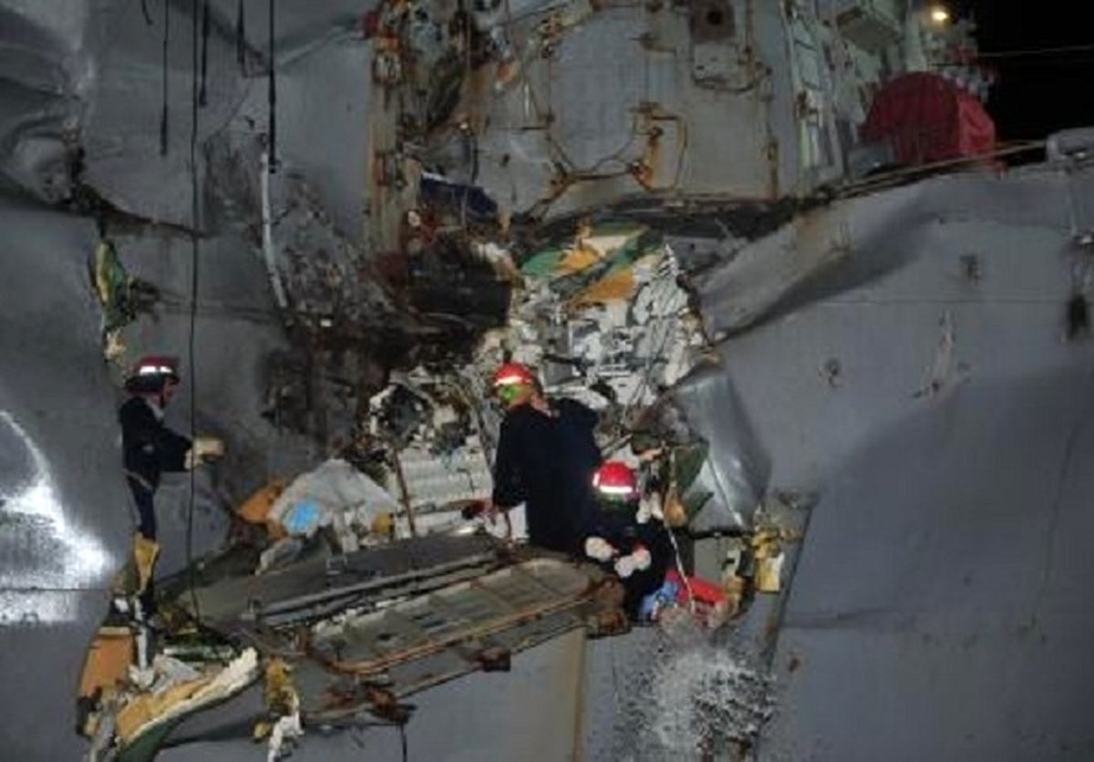 تصاویر تصادف ناو آمریکایی در تنگه هرمز