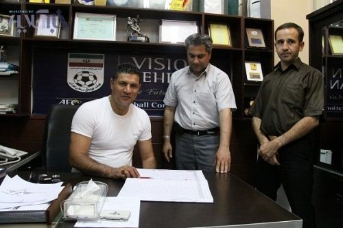 ثبت قرارداد دایی با پرسپولیس/عکس