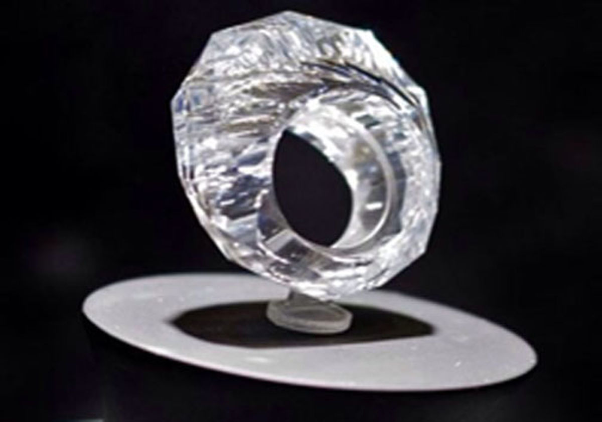 انگشتر تمام الماس 200 میلیاردی/عکس