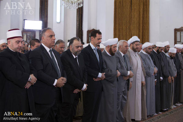 بشار اسد نماز عید فطر را در حمص به جای آورد +تصاویر
