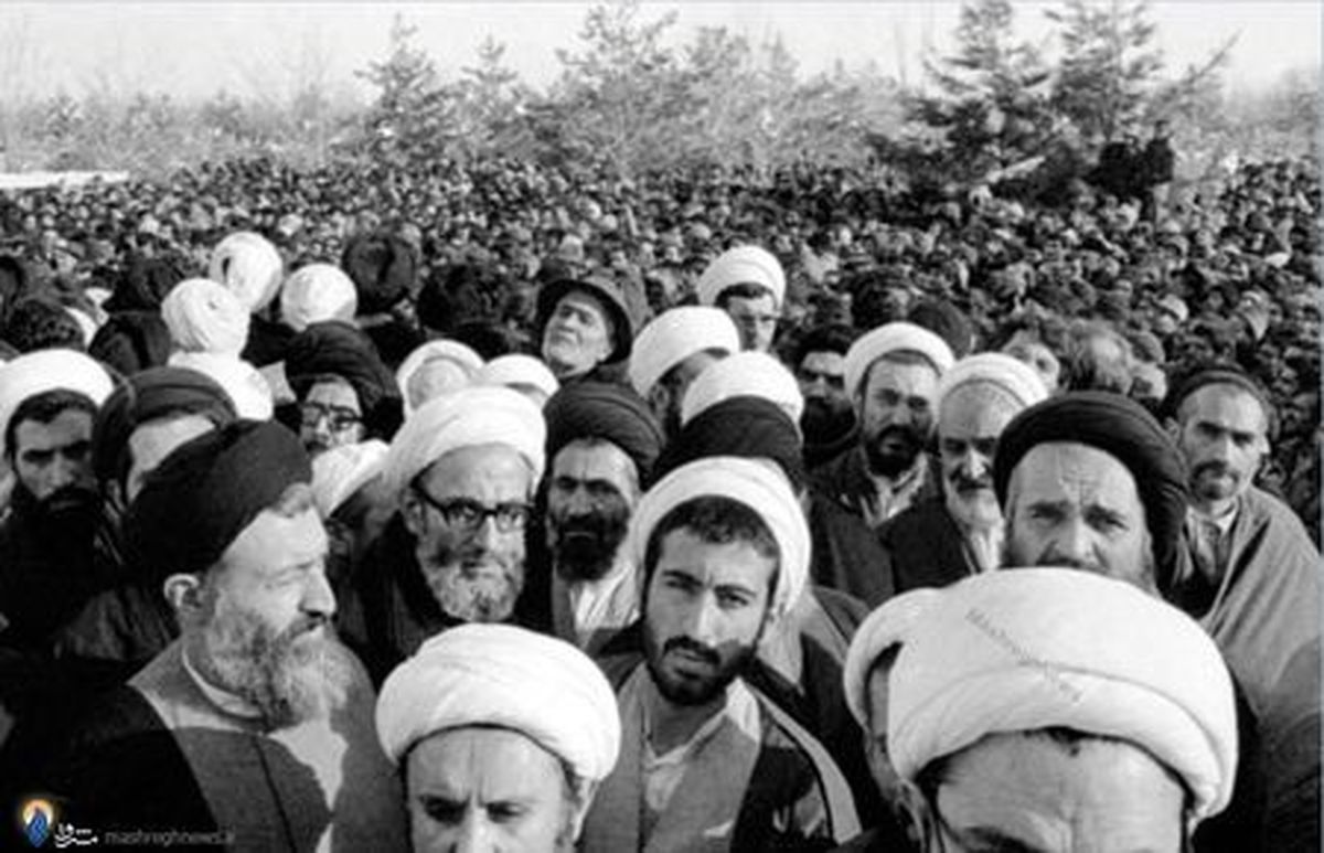 تصاویر/آیت‌الله مهدوی‌کنی درکنار شهدا