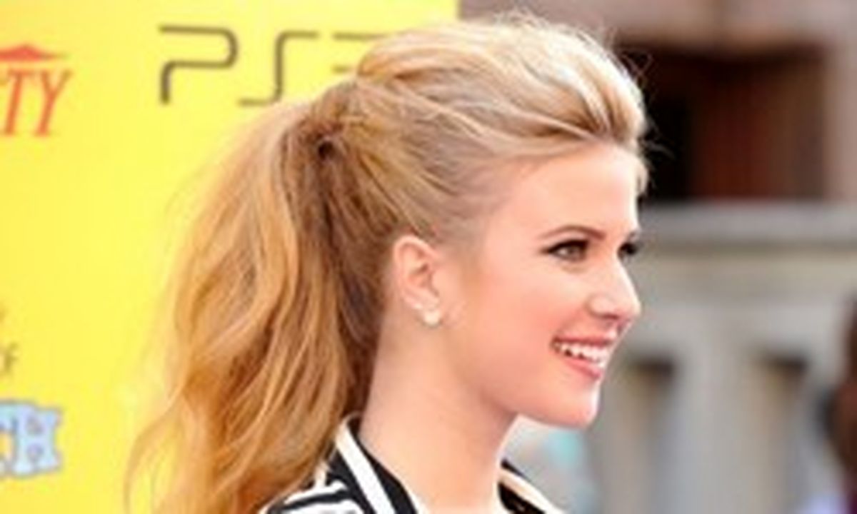 خواننده زن، دستیار مطبوعاتی کاخ سفید شد +عکس