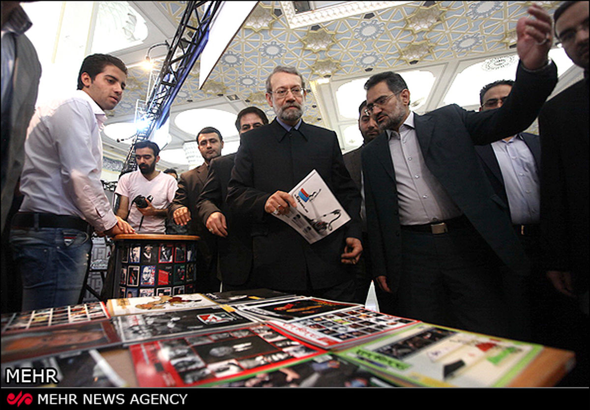 حضور رئیس مجلس در نمایشگاه مطبوعات
