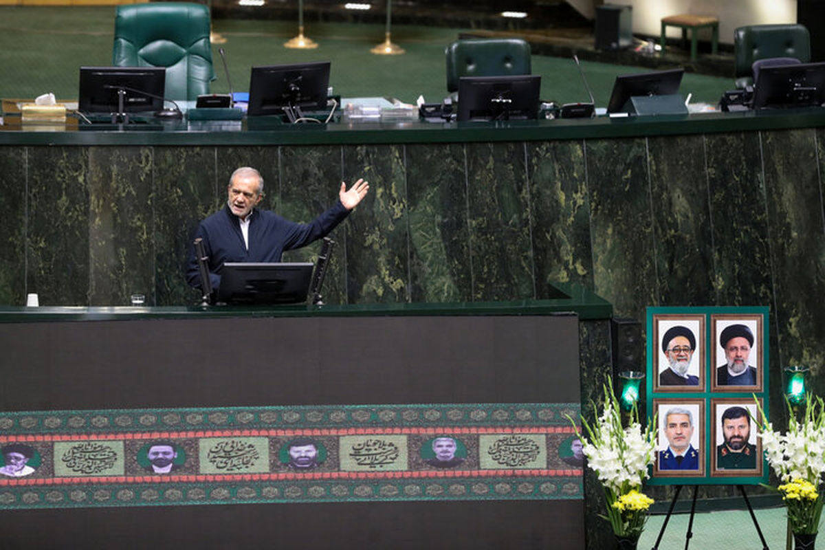 زندگی معمولی شهید رئیسی و شهدای خدمت پاسخ محکم به ادعاهای دشمنان نظام است / به شهدای خدمت که خدمتگزار مردم ایران بودند، افتخار میکنیم