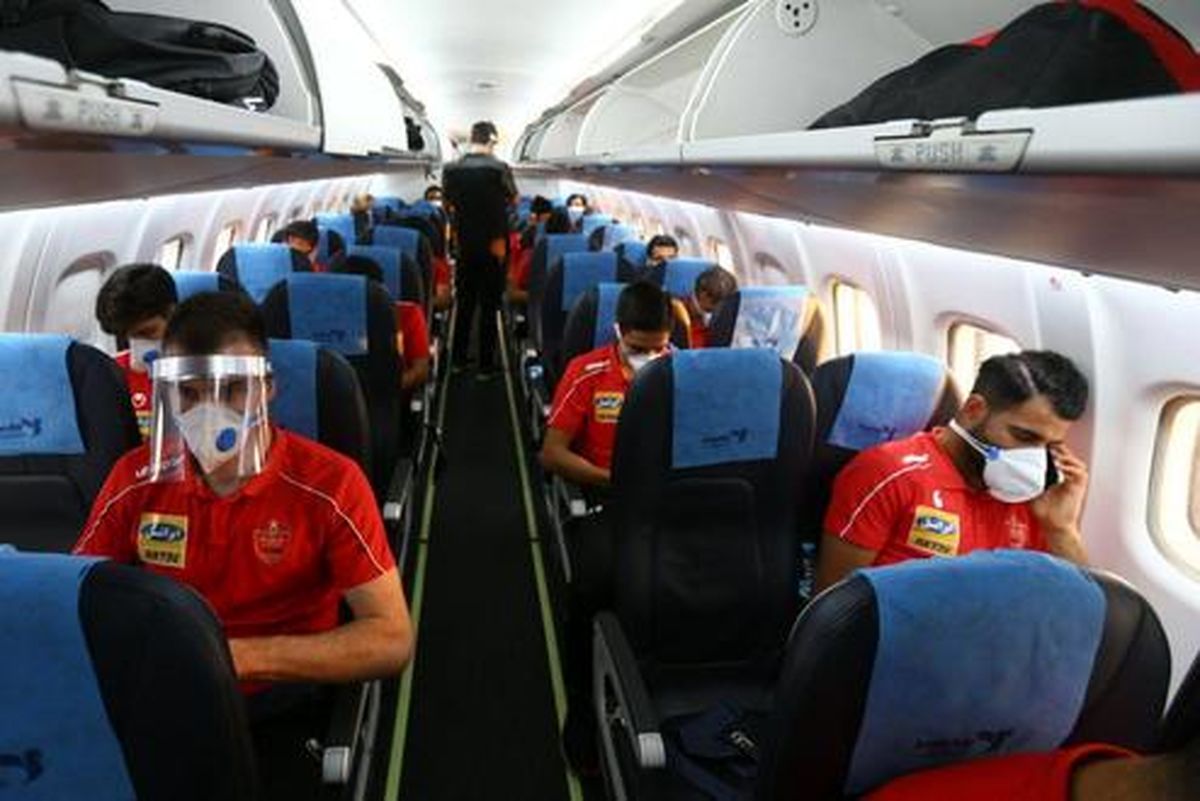 پرسپولیسی ها با تیپ ضد کرونایی در راه تبریز +عکس