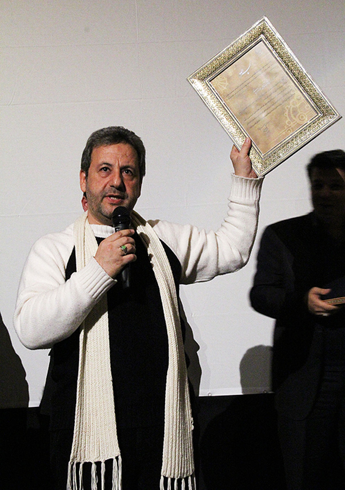 «قلاده های  طلا»  فيلم برگزيده مجمع هنرمندان  خراسان شد