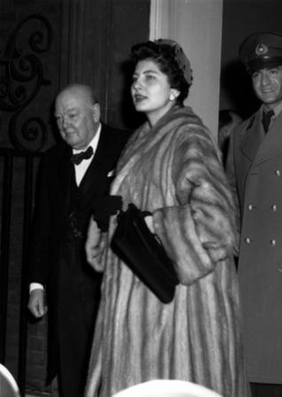 عکس/ دیدار شاه و ثریا با چرچیل