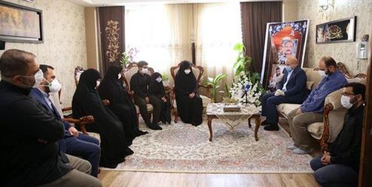 حضور قالیباف در منازل شهدای سلامت +فیلم