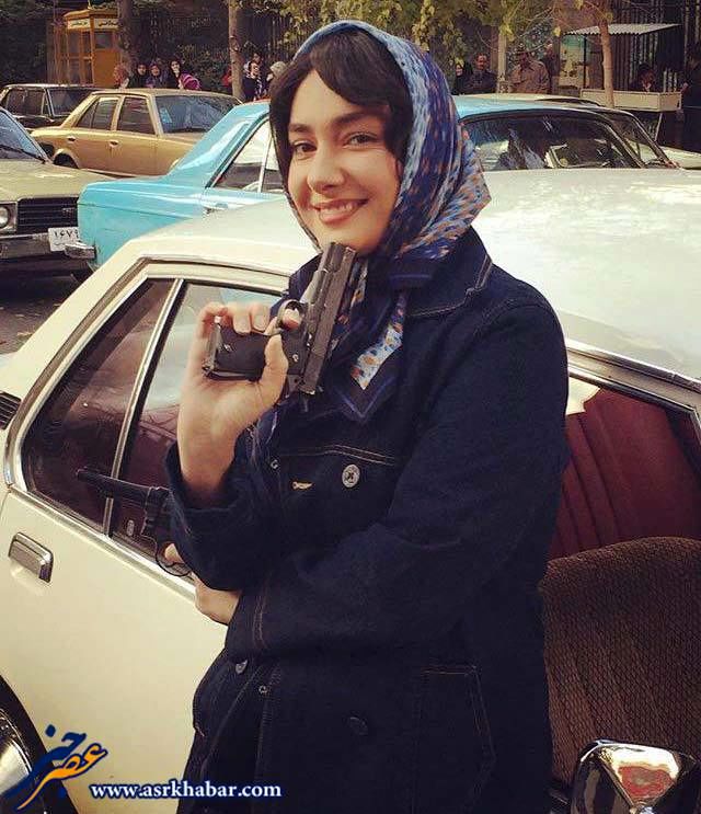 عکس: هانیه توسلی اسلحه به دست شد