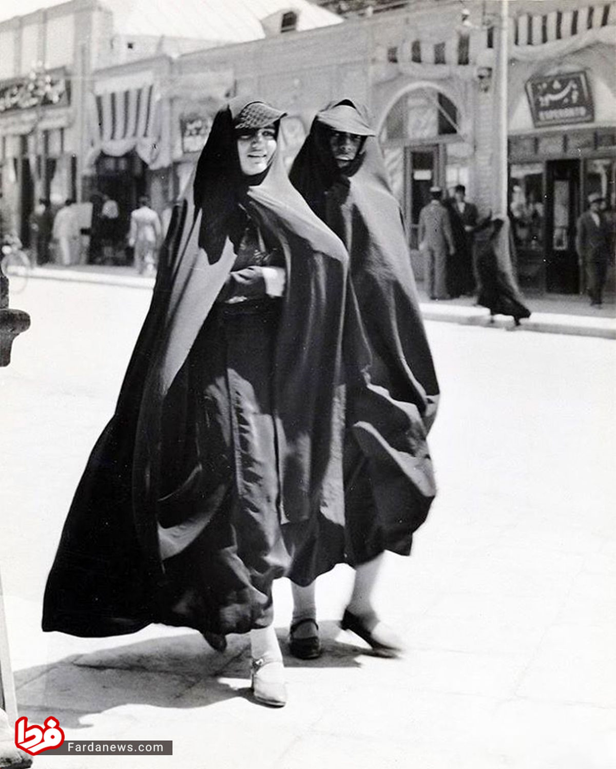 عکس: پوشش زنان تهرانی در سال ۱۳۱۳