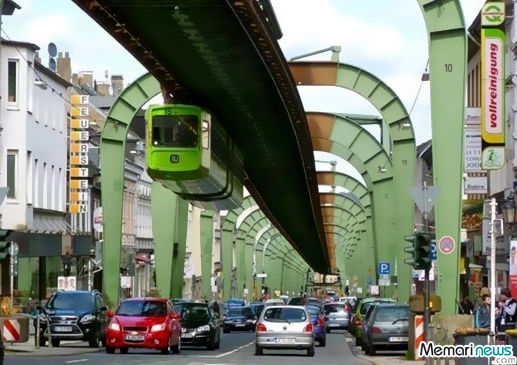 قطار معلق در آلمان/تصاویر