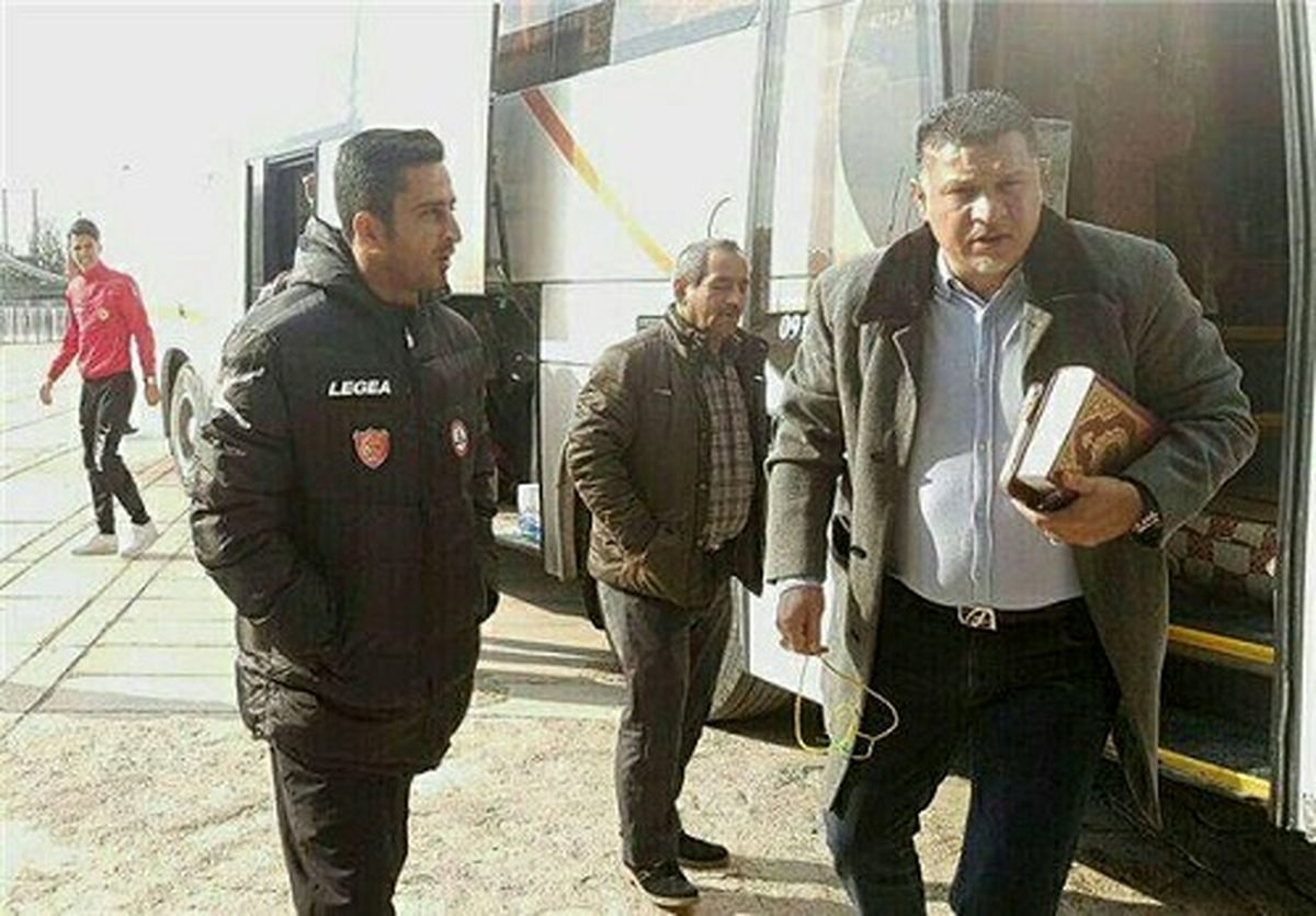 تصویری خاص از علی دایی قبل از بازی با سایپا