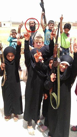 دختربچههای داعشی/ عکس