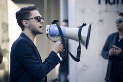 چه چیز باعث مرگ مجری تلویزیونی شد؟ +عکس