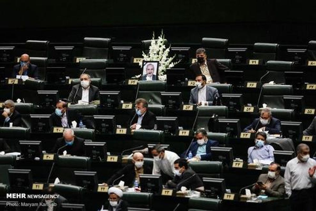 عکسی از صندلی مرحوم عیسی جعفری در مجلس