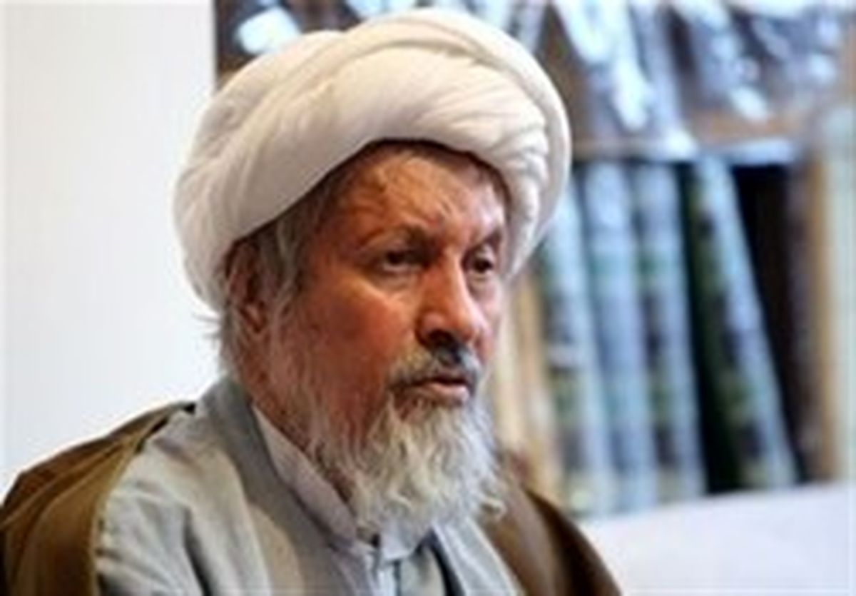 رهبری تاکنون مرد و مردانه روی حرف خدا و پیغمبر ایستاده است