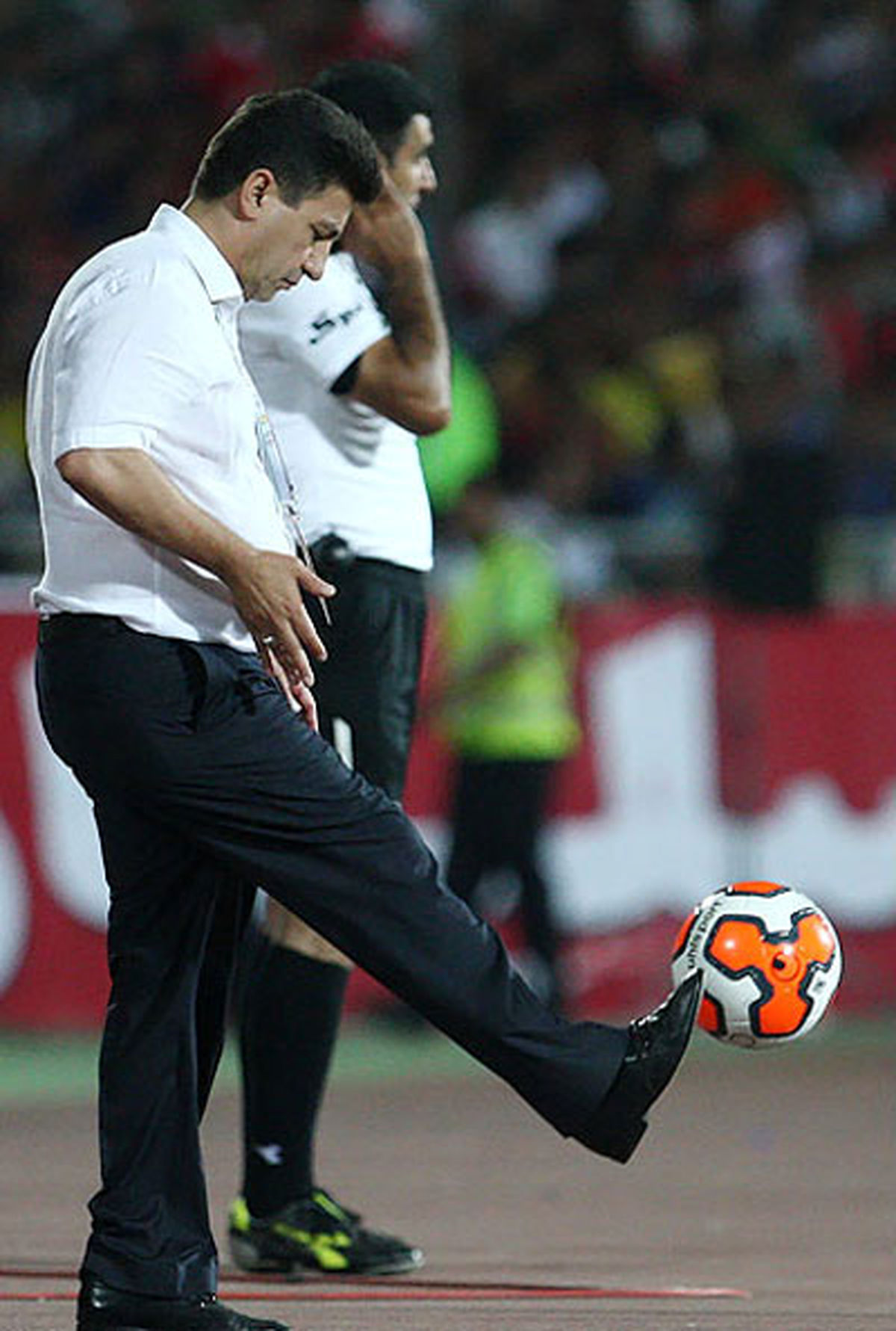 عکس/ توپ بازی دایی و قلعه‌نویی در دربی