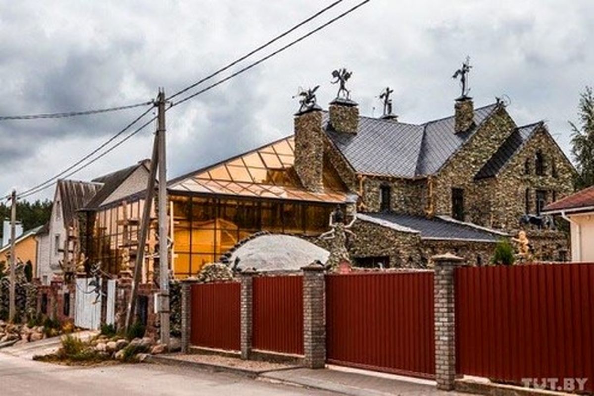 خانه‌ای شبح وار در بلاروس که مردم از آن فراری اند +تصاویر