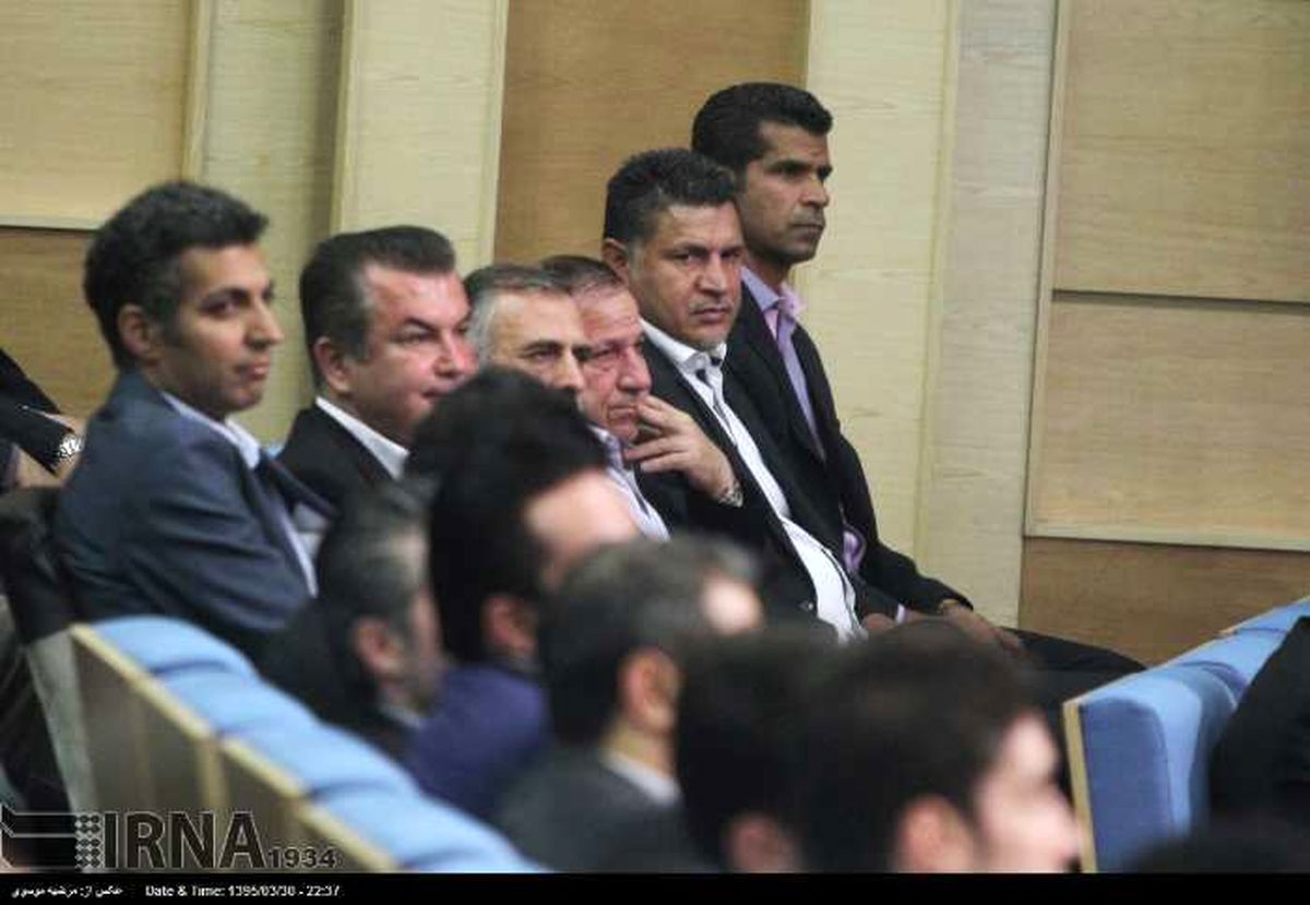 عکس: علی دایی و عادل فردوسی‌پور در افطاری رئیس‌حمهور