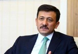 معاون اردوغان، عبدالله گل را به خیانت متهم کرد