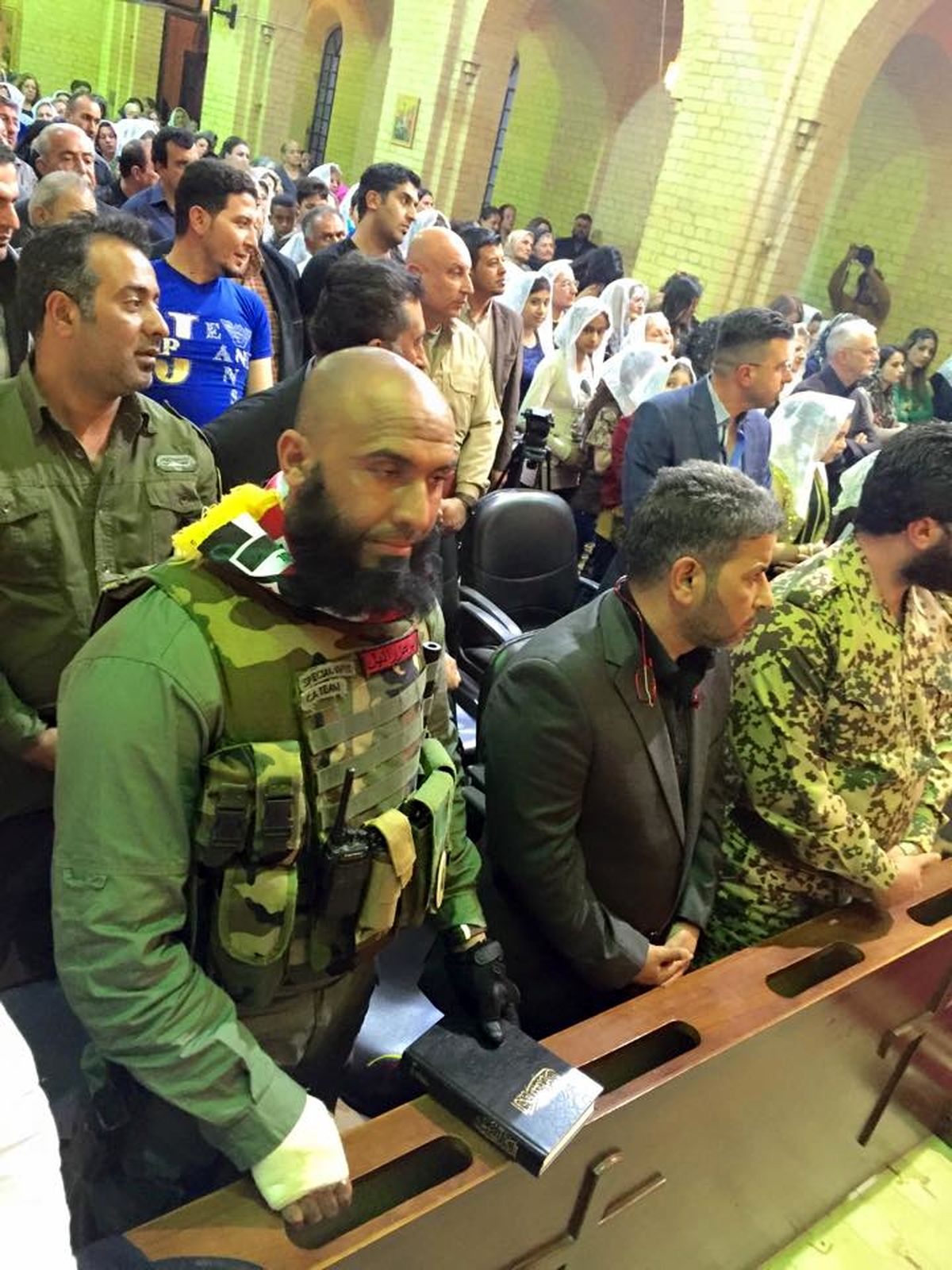 ابو عزرائیل در کلیسا + عکس