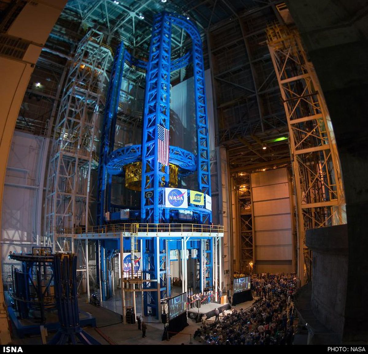 بزرگترین دستگاه جوشکاری ناسا/عکس