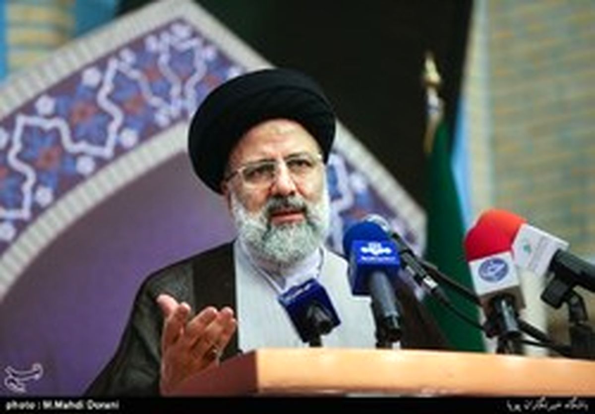 رئیسی: انسان با تقوا عرصه عبودیت را در مواجه با مستکبران ترک نمیکند