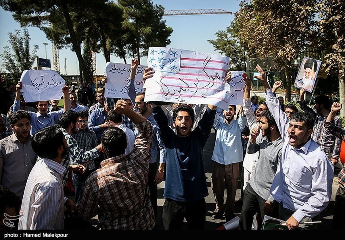 تصاویر‌/‌حاشیه بازگشت رئیس جمهور از آمریکا