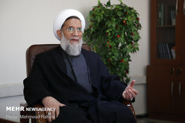 رئیس سازمان عقیدتی سیاسی ارتش روز پاسدار را تبریک گفت