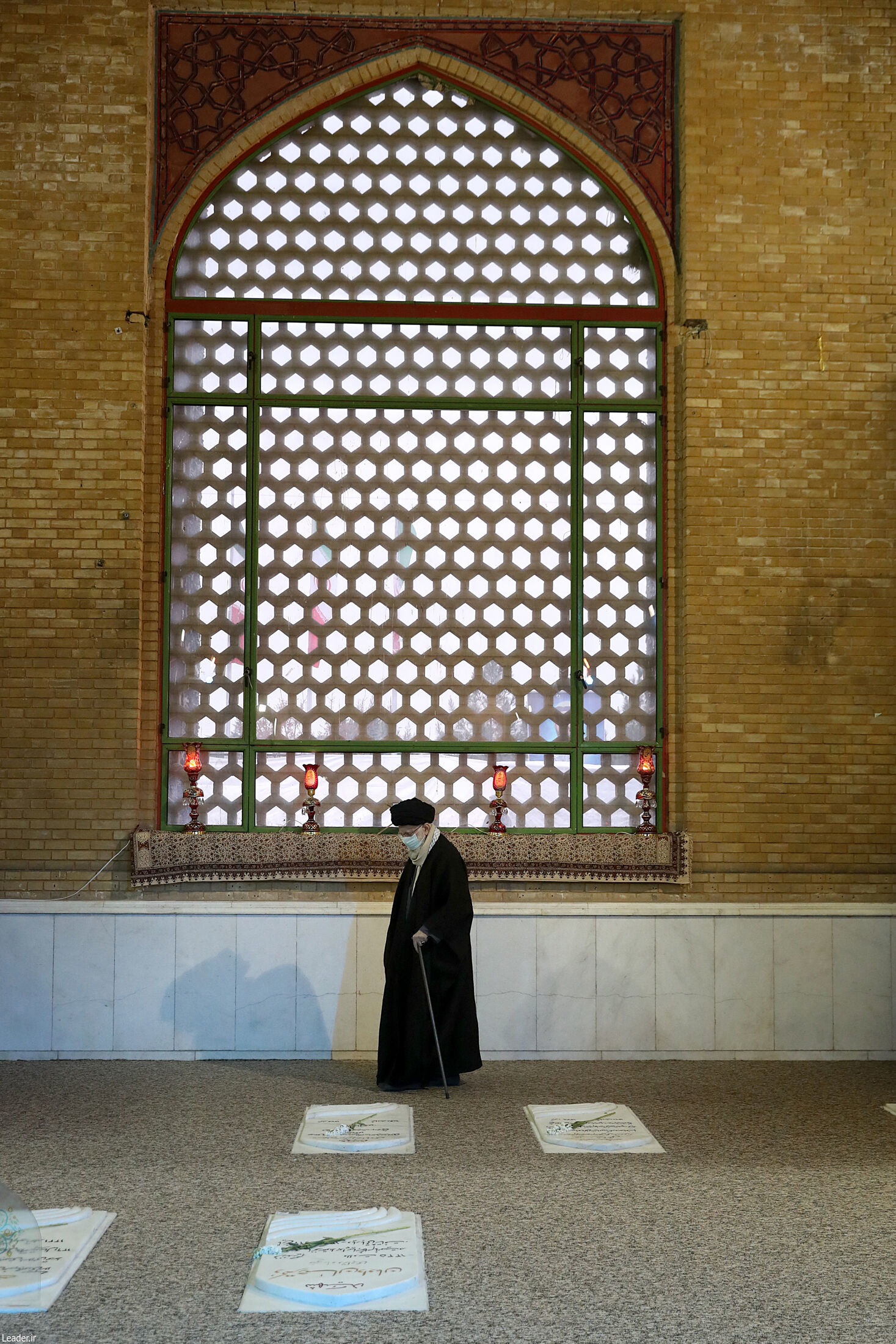 حضور رهبر انقلاب در مزار شهدای حادثه هفتم تیر 