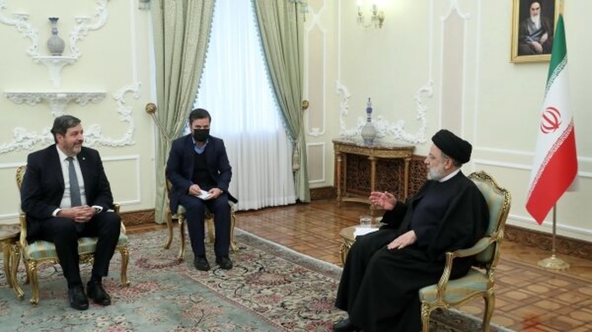 رئیسی: فعال کردن ظرفیت‌ها، تلاش مسئولان ایران و اروگوئه را می‌طلبد