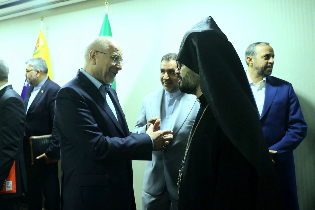 دیدار جمعی از علمای ادیان، نخبگان و فعالان فرهنگی و علمی در ونزوئلا با قالیباف