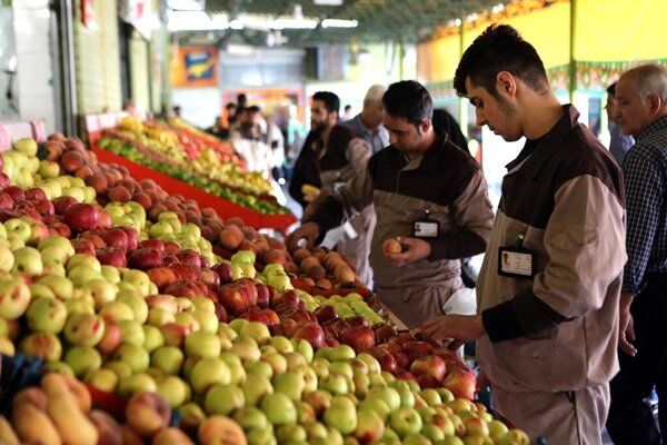 میوه تابستانی در جمع کالاهای لاکچری | موز کیلویی چند شد؟