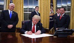 ترامپ جمعه درباره ادامه تعلیق تحریم‌ها تصمیم می‌گیرد