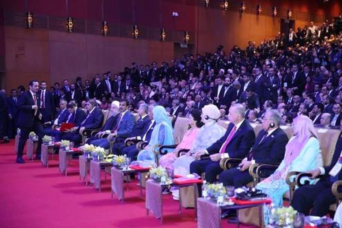 فیلم: خوشامدگویی جالب ربات زن به روحانی و اردوغان