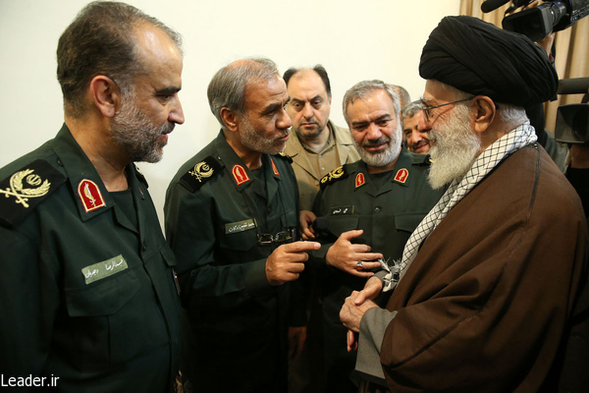 گزارش تصویری: دیدار پاسداران بازداشت‌کننده نظامیان آمریکایی با رهبر انقلاب