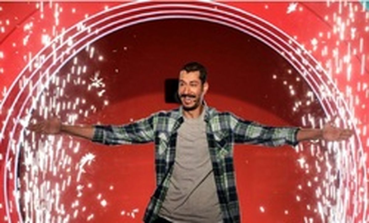 بازیگری که با ۲ متر قد اسیر زورگیر‌ها شد! +عکس