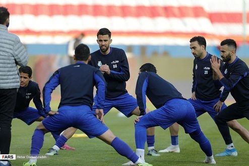 تصاویر: هیجان بازی استقلال و پرسپولیس پیش از دربی ۹۴