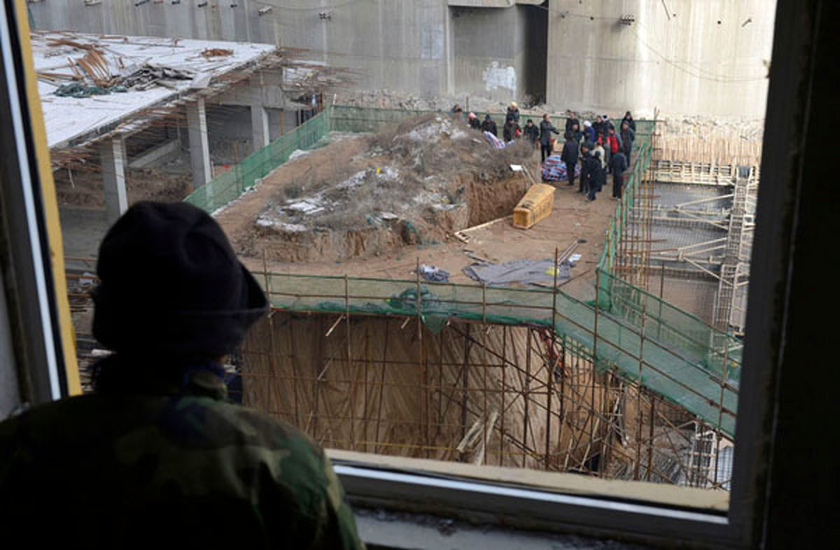 دردسریک قبربرای پروژه عمرانی/تصاویر