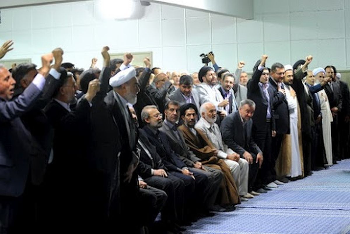 عکسی برای میزان ولایتمداری لاریجانی!