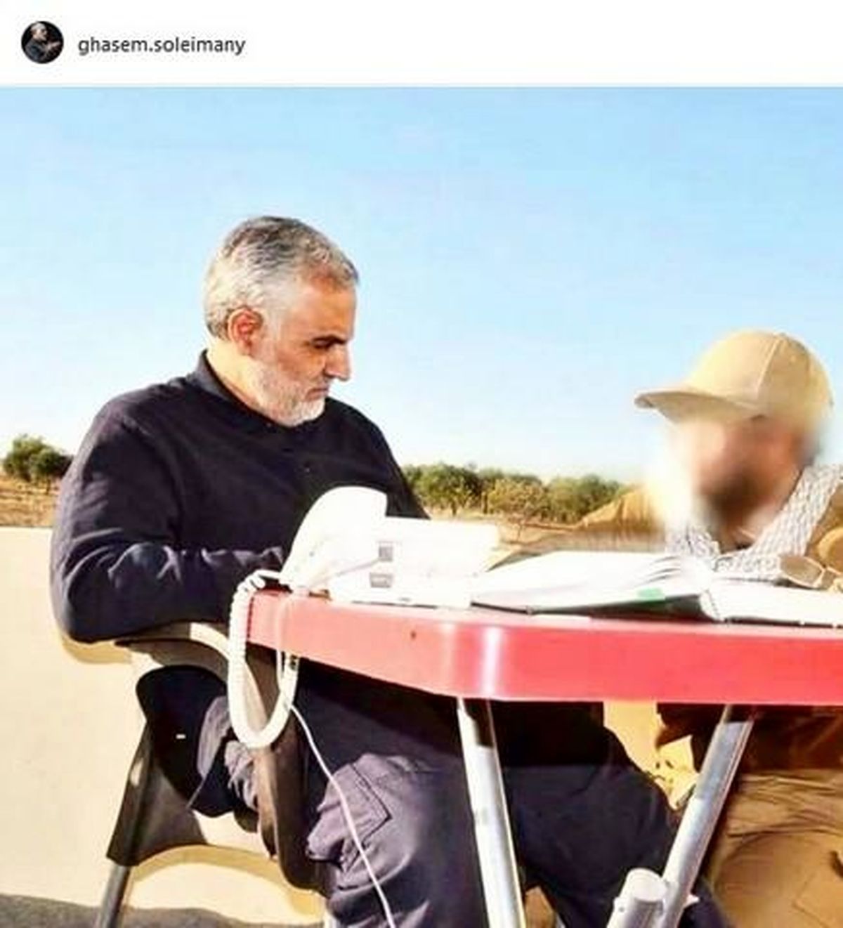 عکس: میز کار سردار سلیمانی