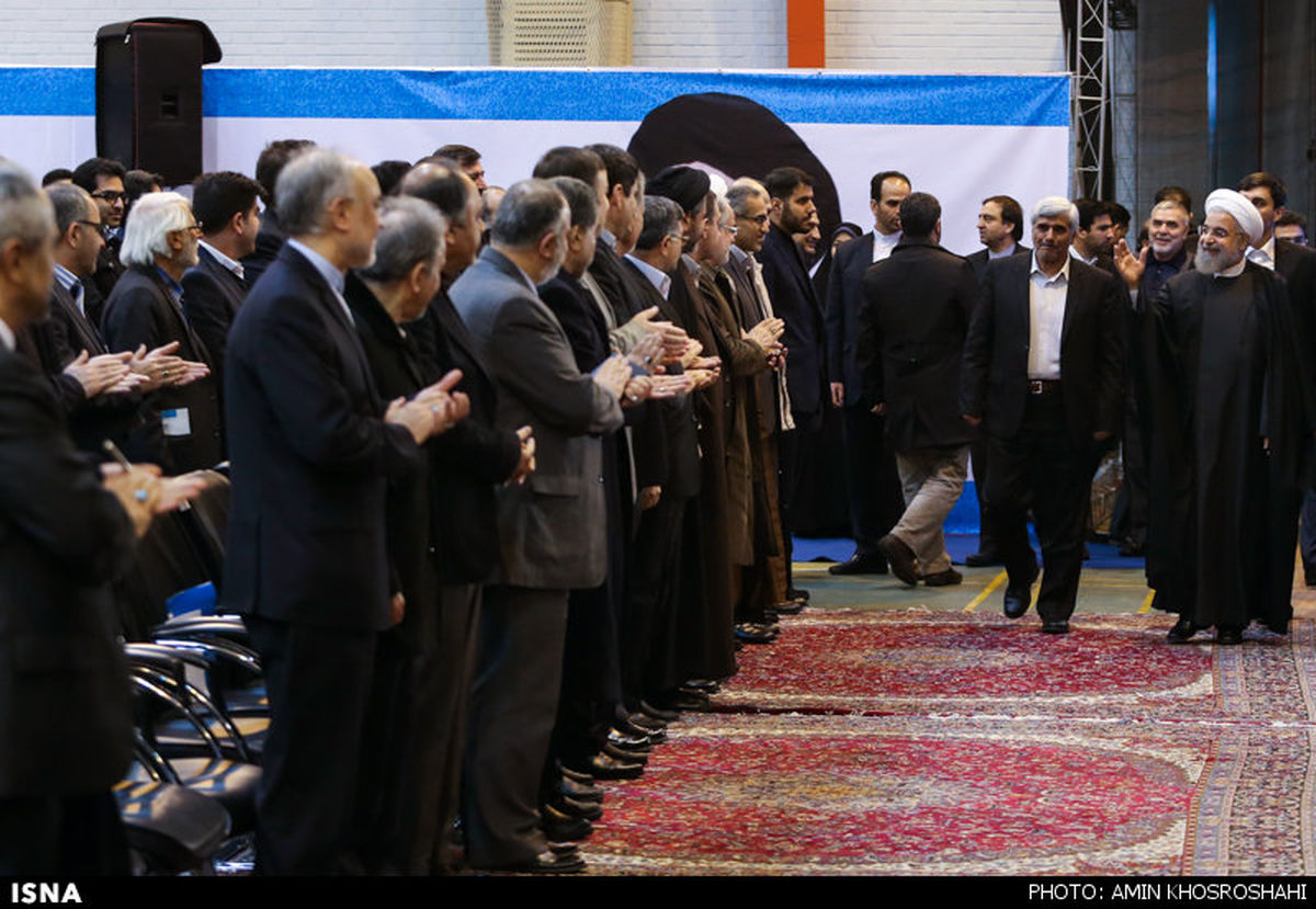 تصاویر: حاشیه های حضور رئیس جمهور در دانشگاه شریف