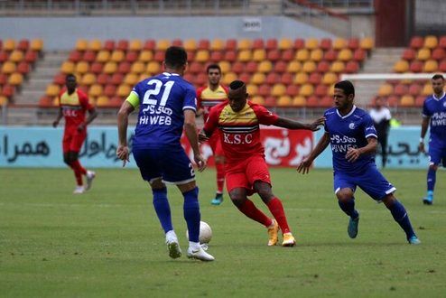 پیروزی دقیقه آخری فولاد برابر استقلال