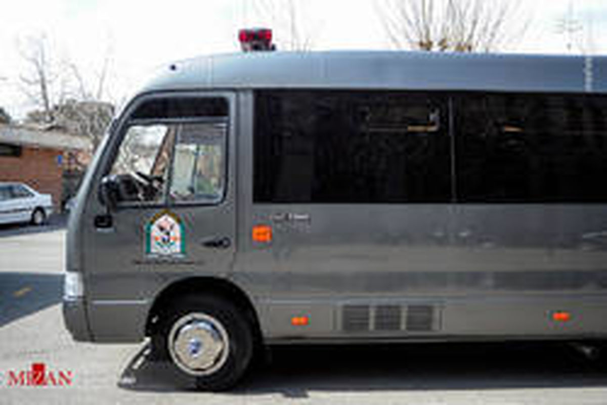 عکس: خودروی اعزام زندانیان در ایران