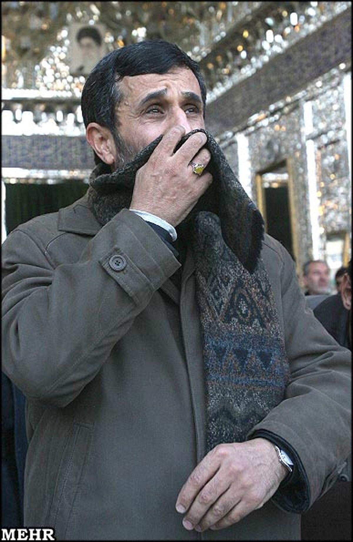 حضور رئیس جمهور در جمع عزاداران عاشورای حسینی