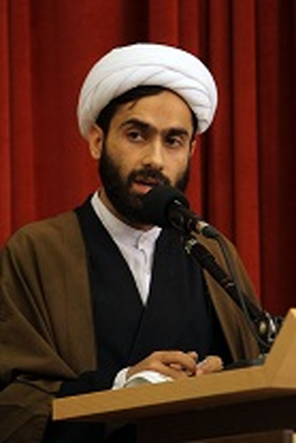 بانک‌ها به فعالیت‌های دلالی روی آورده‌اند/ در بانکداری اسلامی مهمتر از ربا، مقابله با خلق پول است