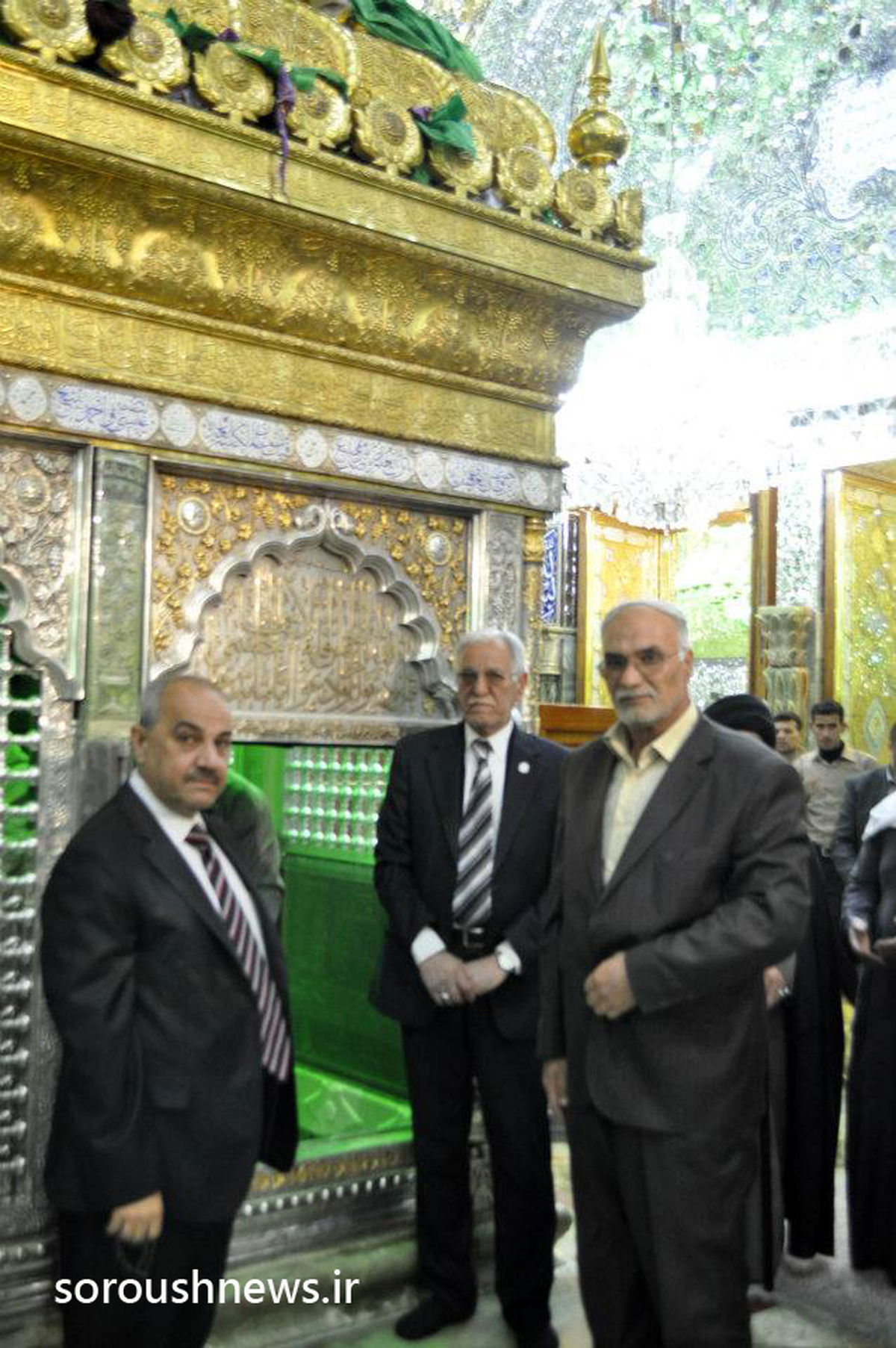 تصاوير/مراسم غبارروبی حرم امام علی (ع)