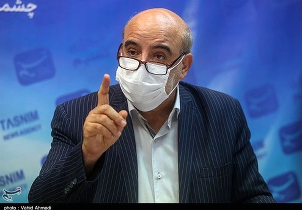 اقبال شاکری: دلال‌ها در شرایط فعلی بازار را مدیریت می‌کنند